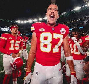 La celebración de travis kelce